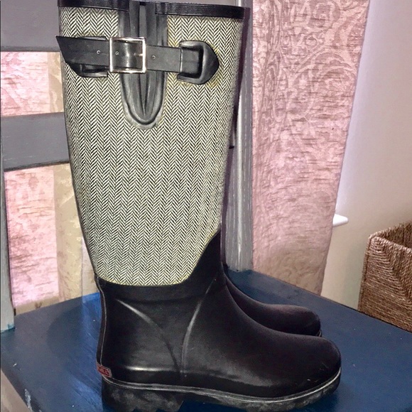 Shoes - Banana Republic Rain Boots